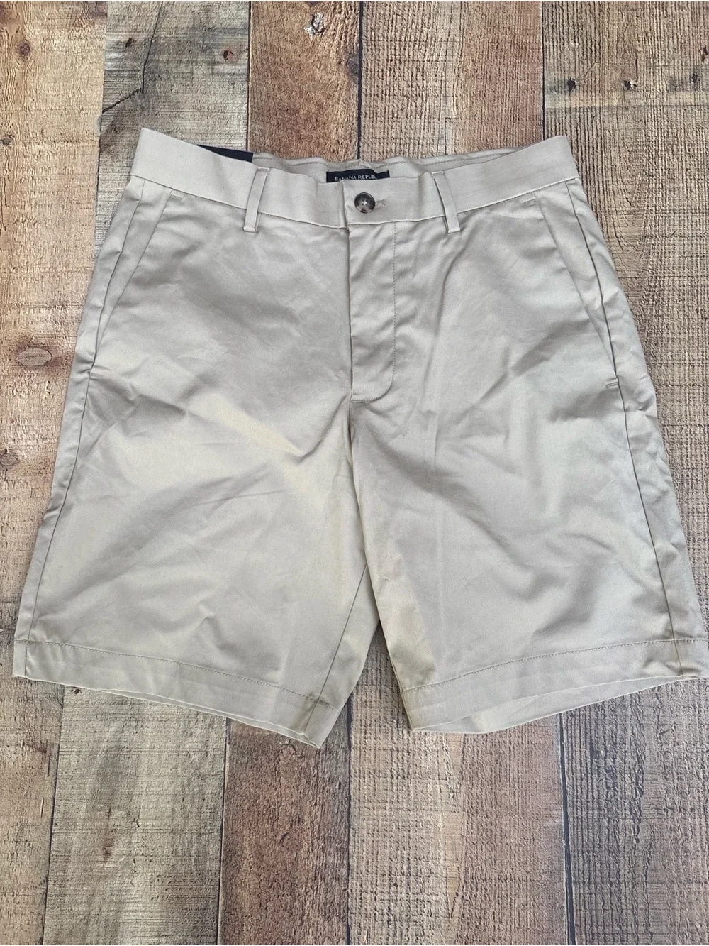 Banana Republic Men's Flat-Front Shorts in Light Khaki
